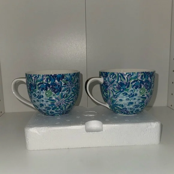 NWT Lilly Pulitzer Ceramic Mugs Set of 2 - Picture 4 of 14